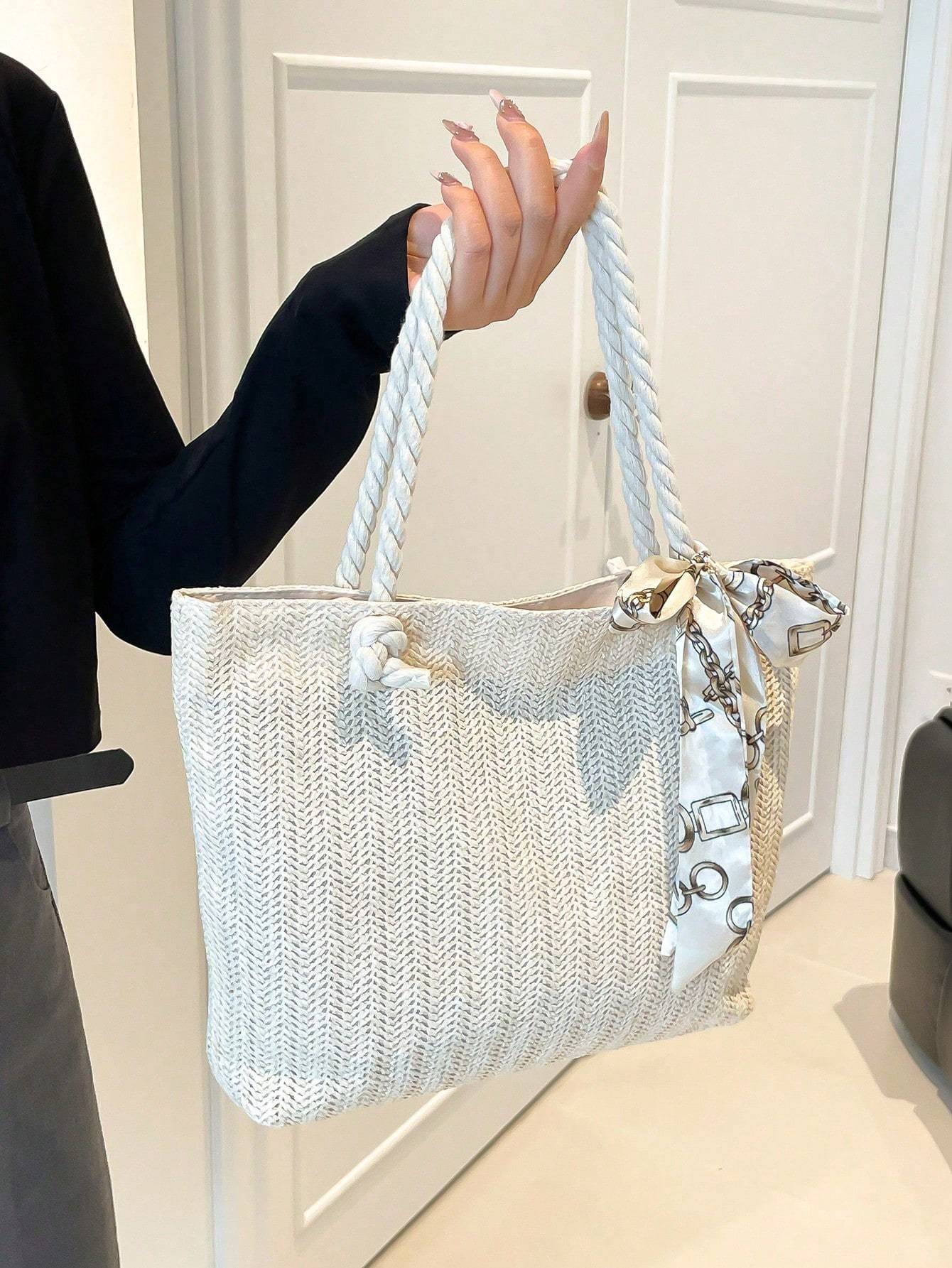 Women's New Style Woven Large Capacity Bag Women's Fashionable Straw Simple Silk Scarf Tote Bag